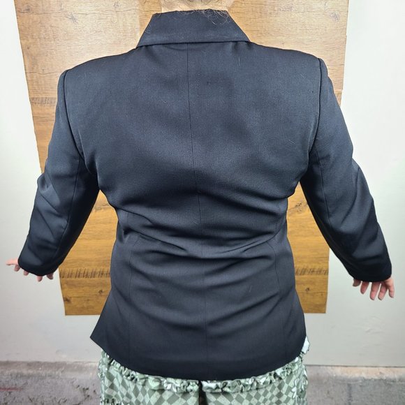 Suite Jacket blazer black size 6 with pockets. - Picture 5 of 6